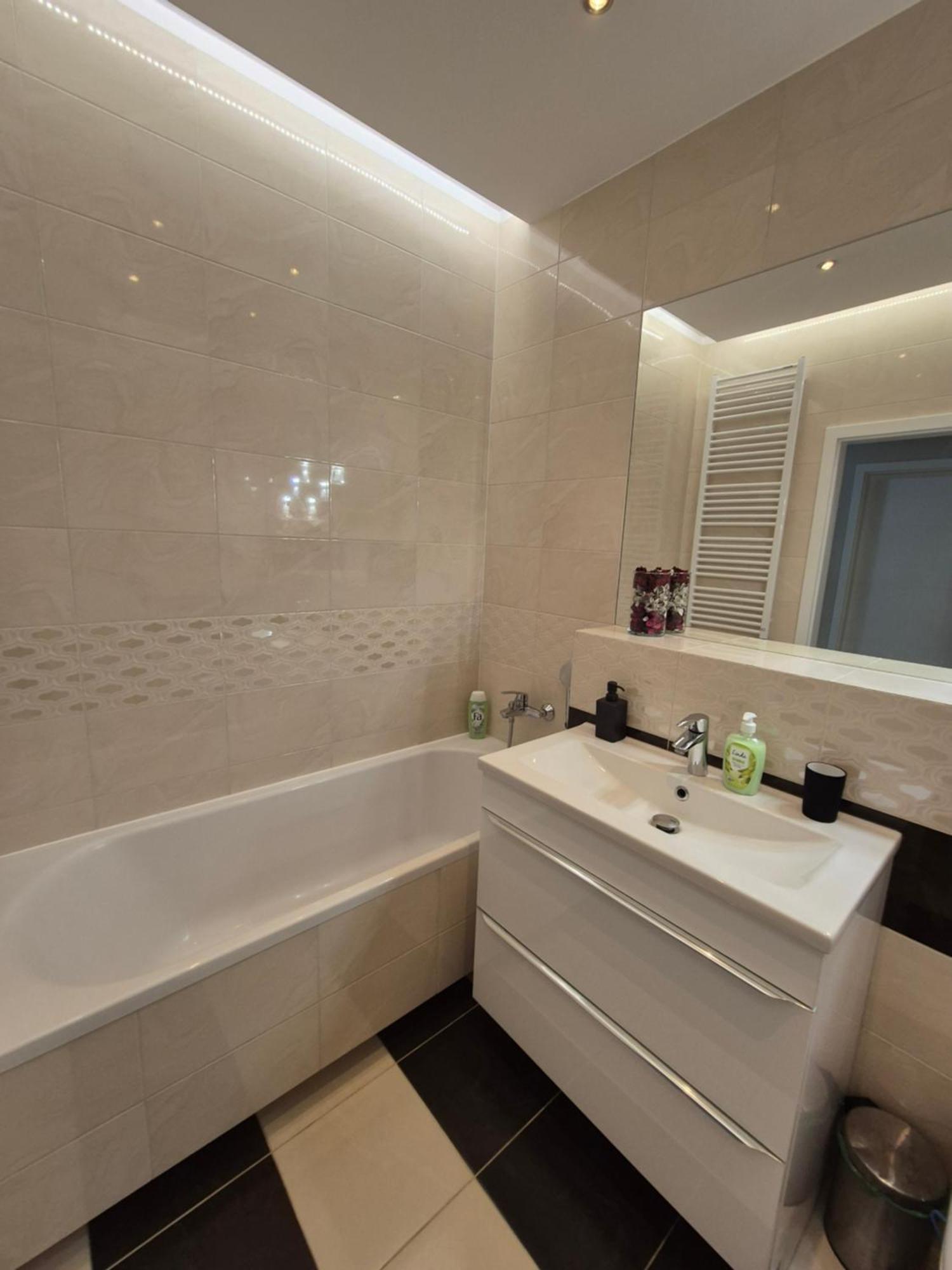 Big 21 Old Town Lux Apartment, Self Check-In 24H, Free Parking Poznan Bagian luar foto